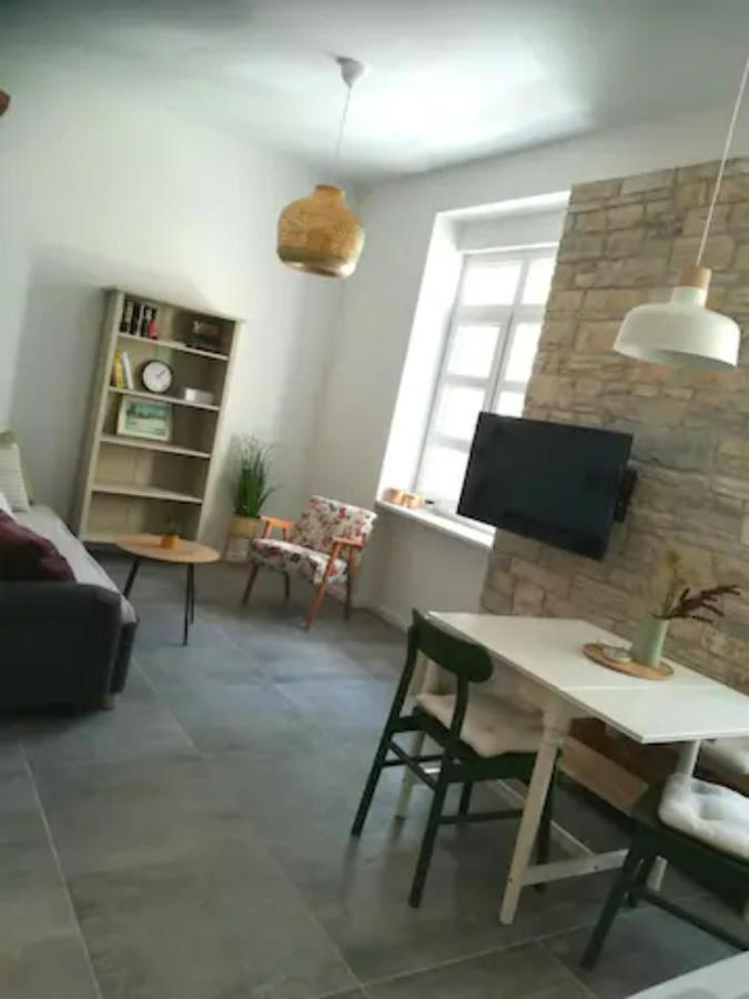 Lovely Apartment In The City Center بولا المظهر الخارجي الصورة